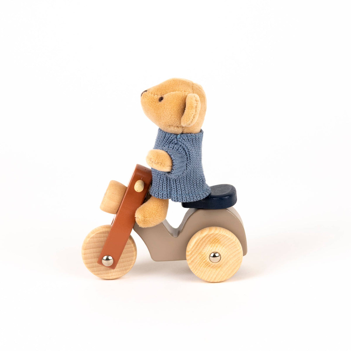 Egmont Toys Alexis The Bear On A Vespa