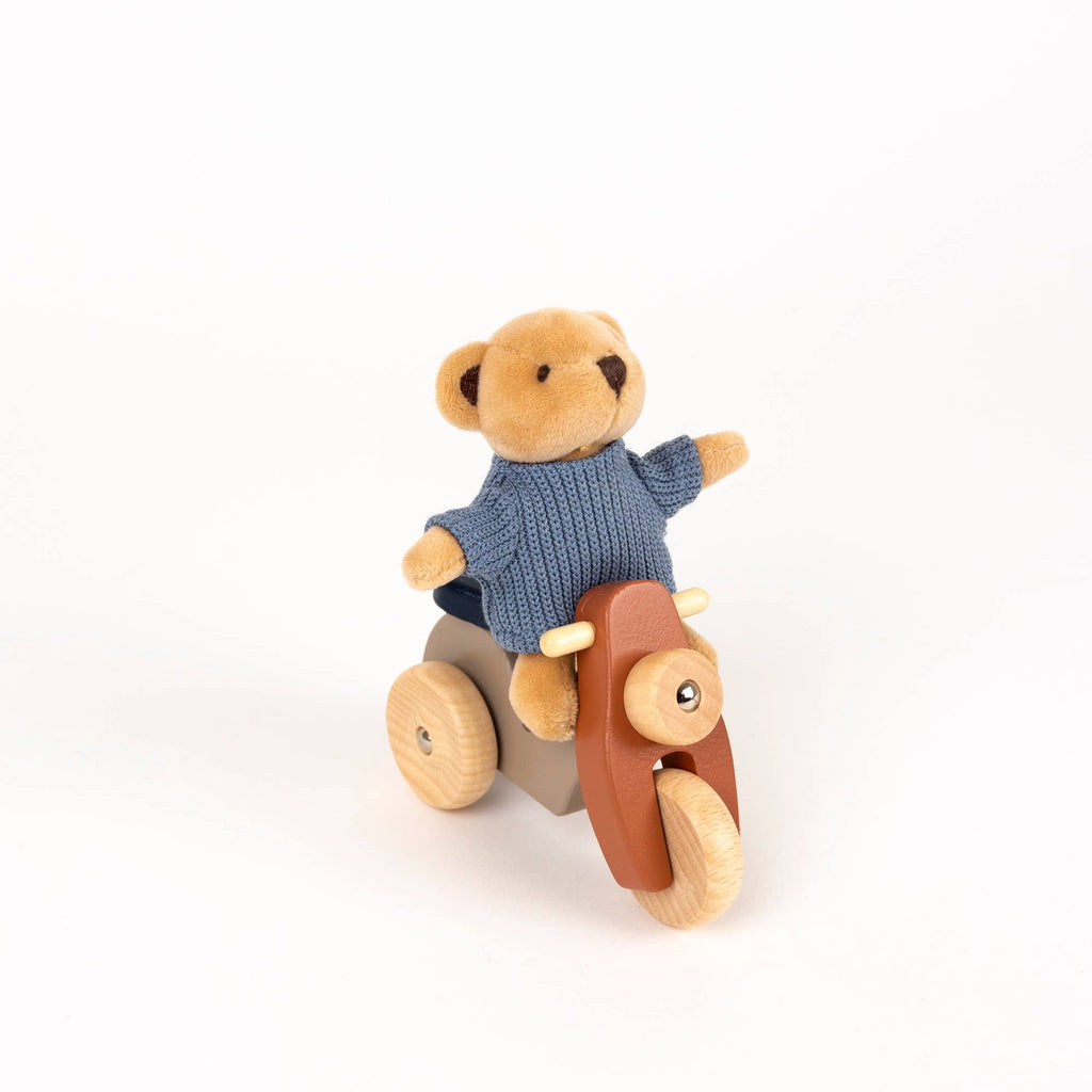 Egmont Toys Alexis The Bear On A Vespa
