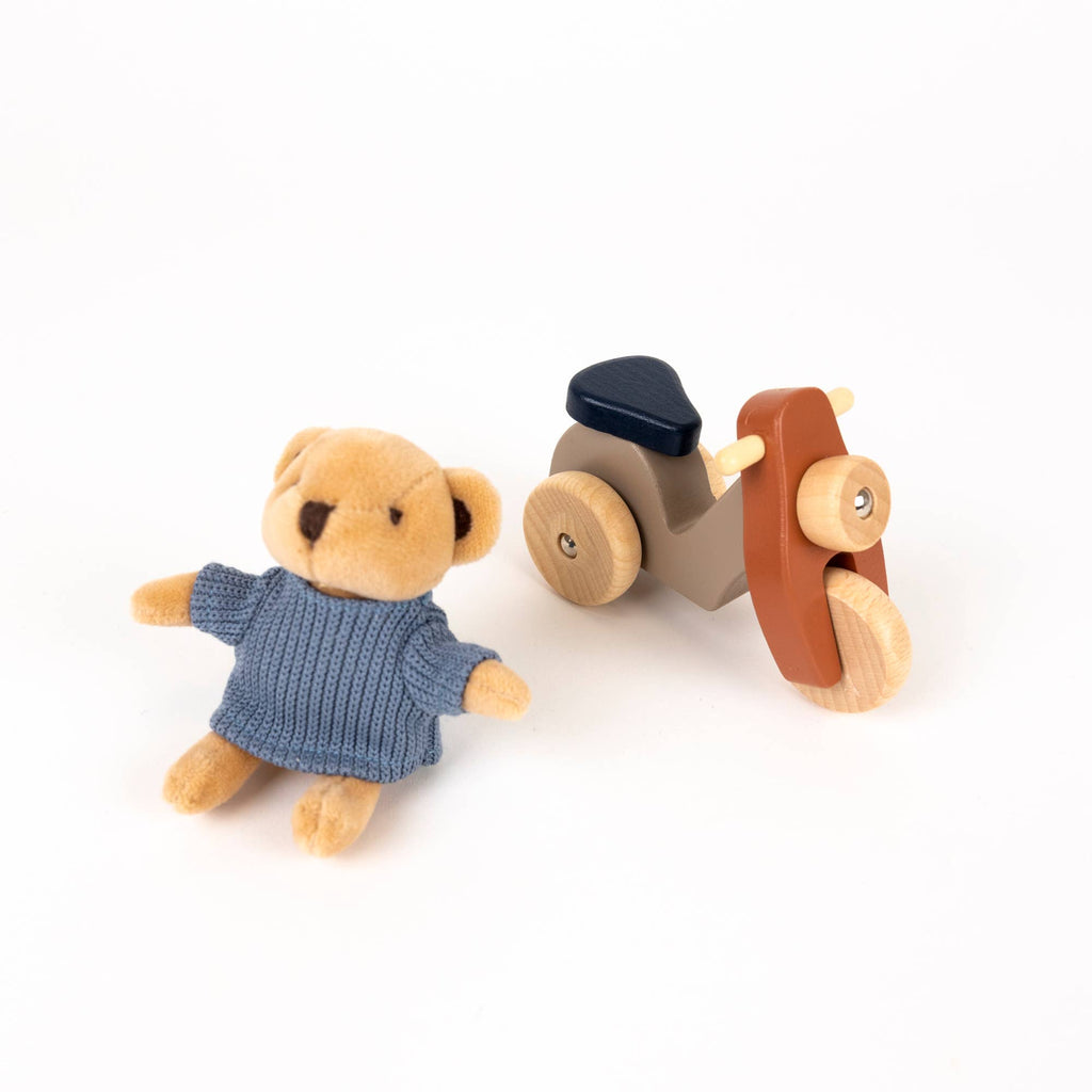 Egmont Toys Alexis The Bear On A Vespa