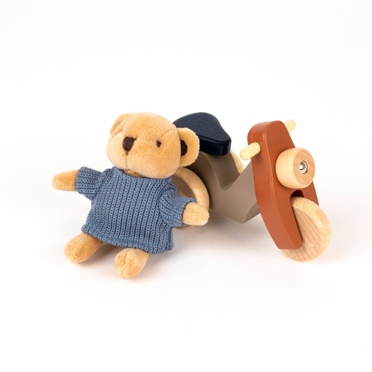 Egmont Toys Alexis The Bear On A Vespa
